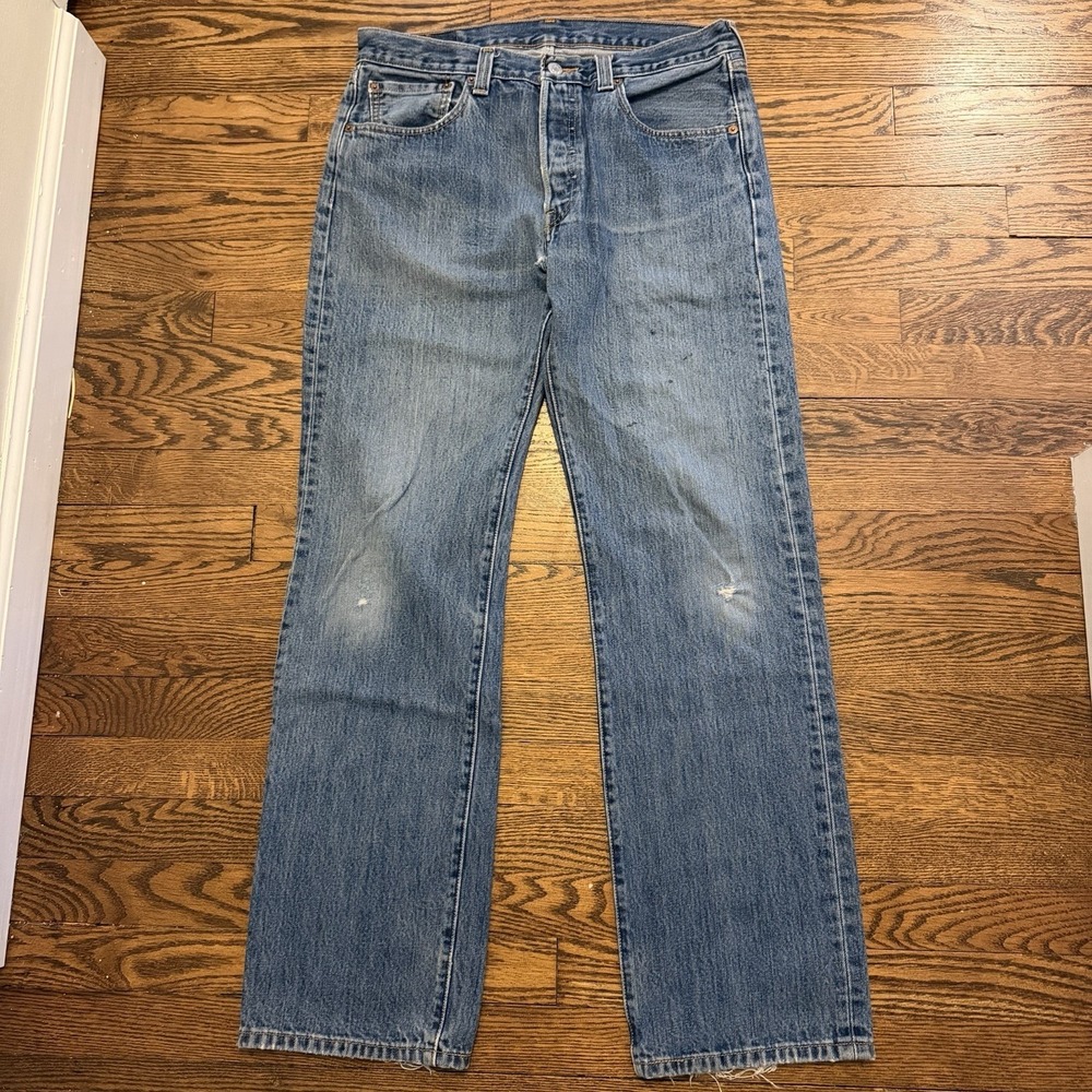 Levi's 501 Jeans Men's 32x32 Button Fly‎ Medium Wash Distressed